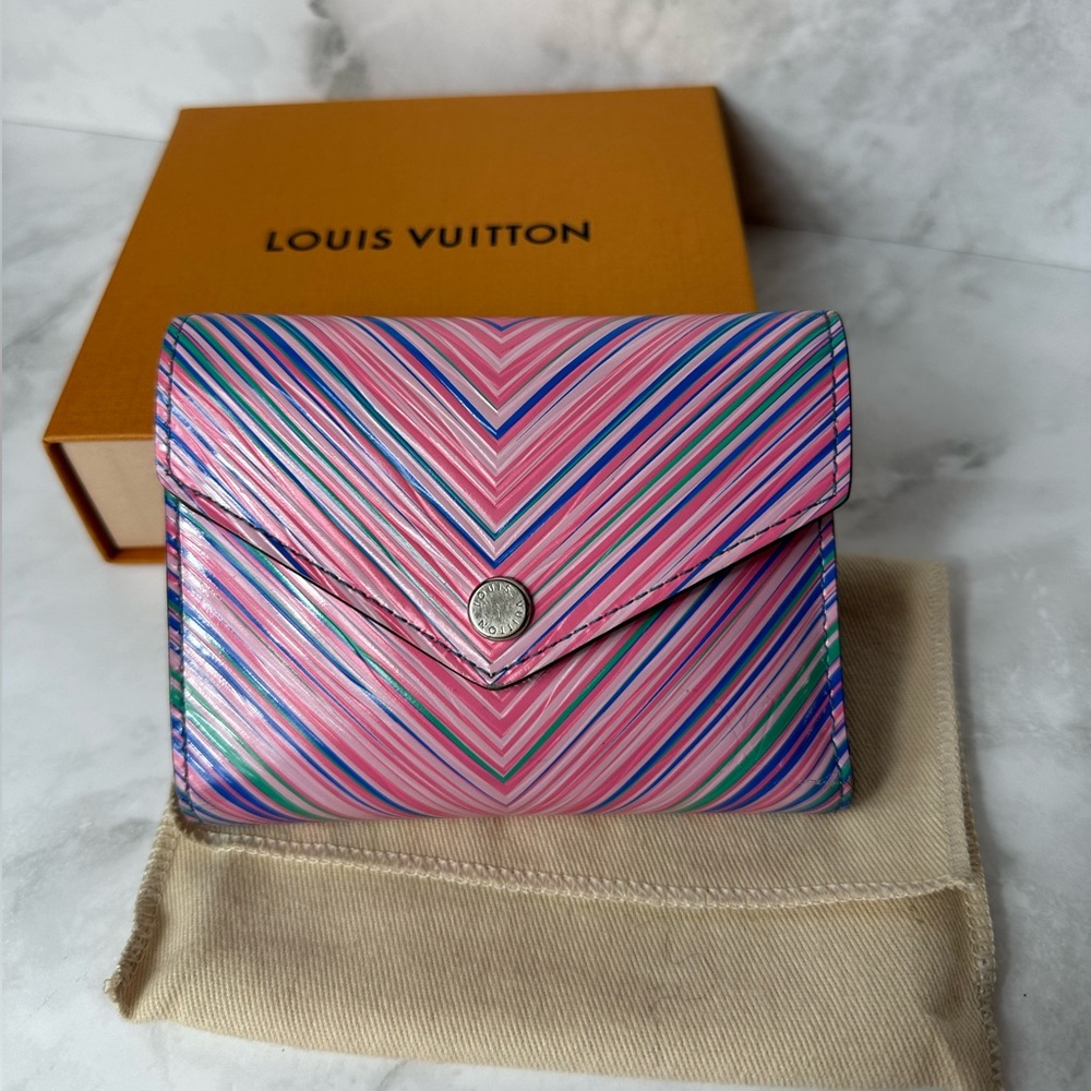 🔥 LOUIS VUITTON EPI TROPICAL VICTORINE COMPACT WALLET 🔥